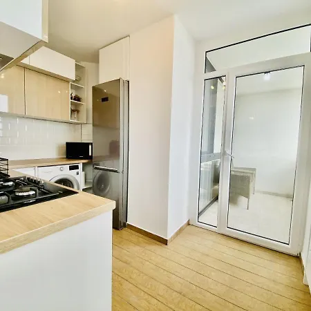 Sunny Garden Apartment